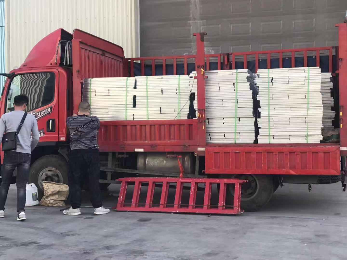 柵格板.jpg 柵格板.jpg