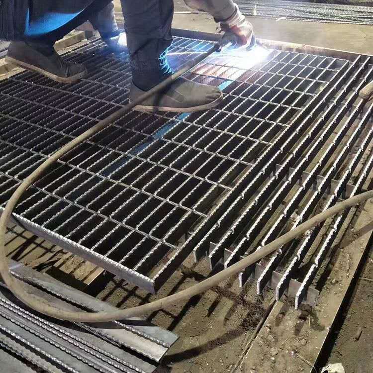 齒形格柵板.jpg 齒形格柵板.jpg