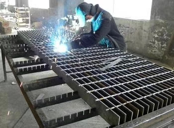 插接板.jpg 插接板.jpg