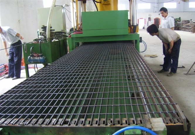 壓焊鋼格柵.jpg 壓焊鋼格柵.jpg